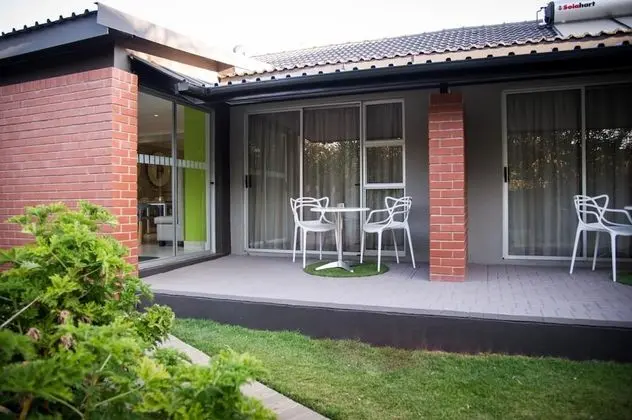 Palm Lodge