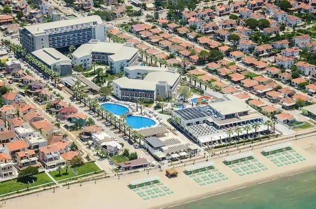 Palm Wings Beach Resort & Spa Kusadasi- All Inclusive - Dış Mekan