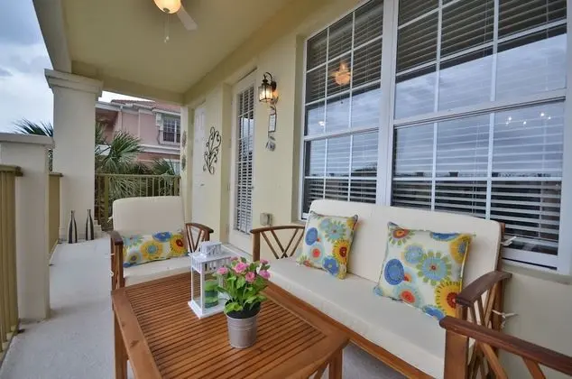 Palmavera Deluxe 3 Bedroom Condo by Redawning