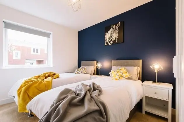 Palmerston House 2 Bedroom Apartments, Reading - 2 Bathroom with Parking