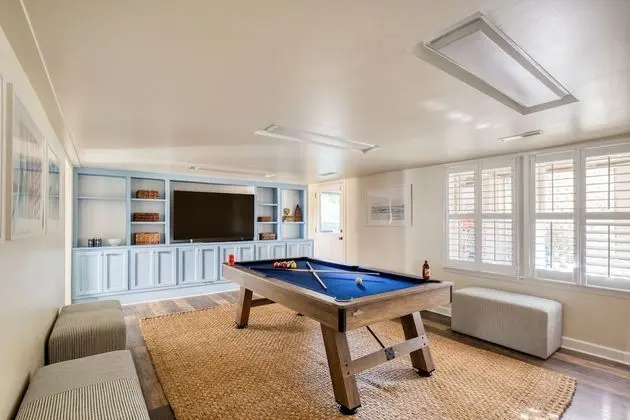 Palmetto by Avantstay Gorgeous Character Home w/ Pool, Sun Room & Pool Table! - İç Mekan