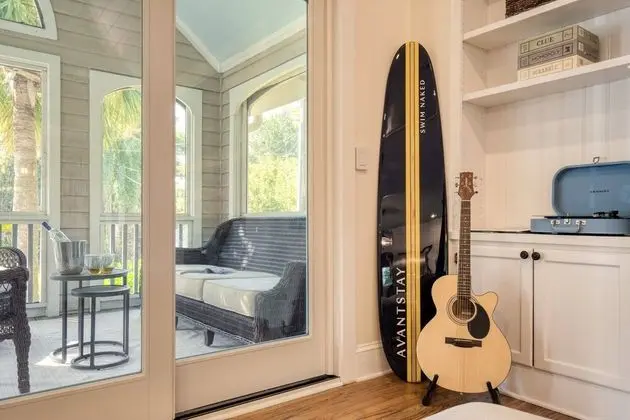 Palmetto by Avantstay Gorgeous Character Home w/ Pool, Sun Room & Pool Table! - İç Mekan