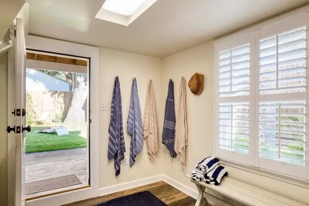 Palmetto by Avantstay Gorgeous Character Home w/ Pool, Sun Room & Pool Table! - İç Mekan