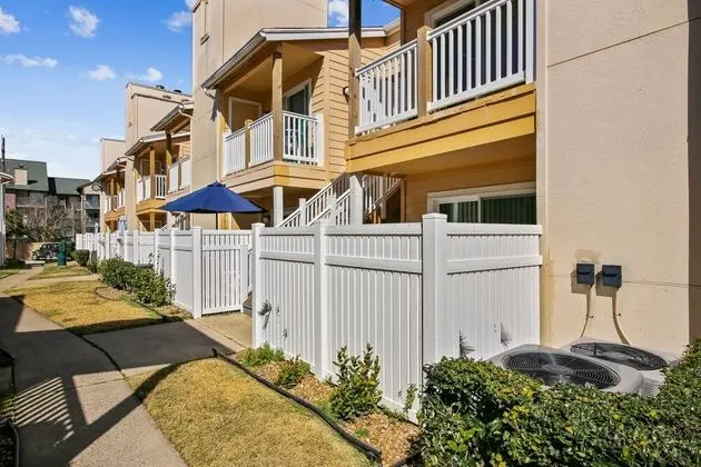 Palms at Cove View 1011-birder's Delight
