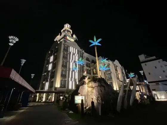 Hotel Palms