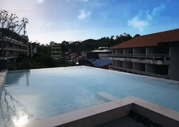 Palmyrah Surin Condominium by Space - Havuz