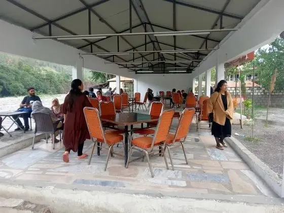 Pameer Continental Hotel and Restaurant - Yerinde Yemek