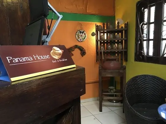 Panama House Bed & Breakfast - Lobi