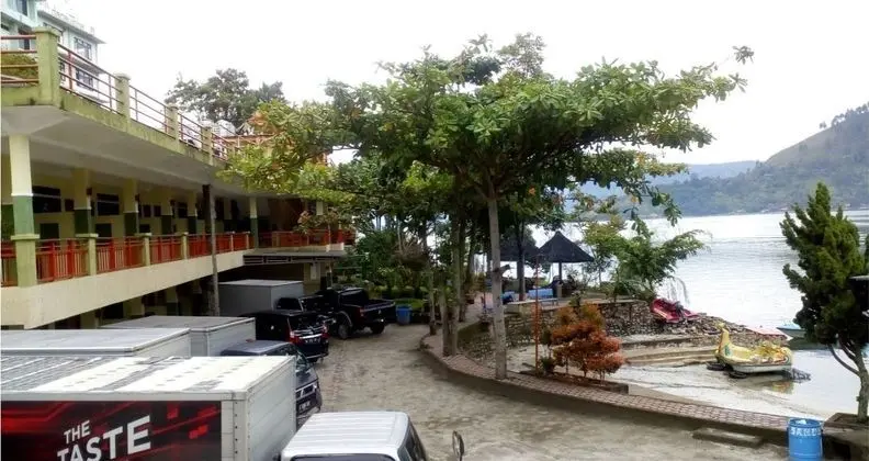 PANDU LAKESIDE PARAPAT HOTEL