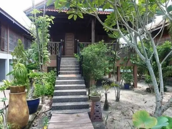 Panji Panji Tropical Wooden Home