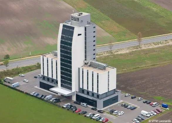 Pannonia Tower - Genel