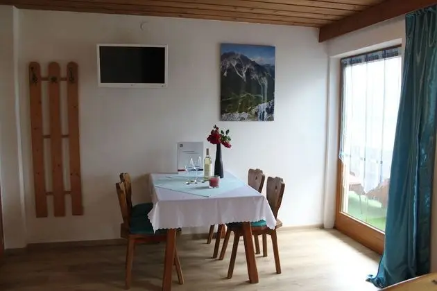 Panorama Appartements Mora - Oda Düzeni