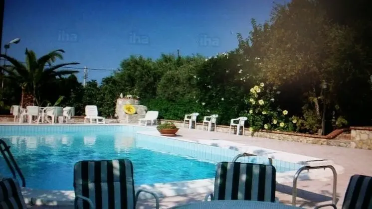 Panoramic Apartment in Villa With Pool and Garden Wi-fi - Havuz