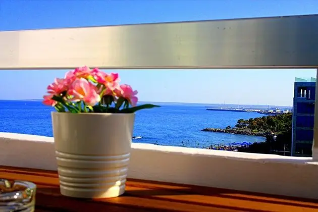 Panoramic Blue - Öne Çıkan Resim