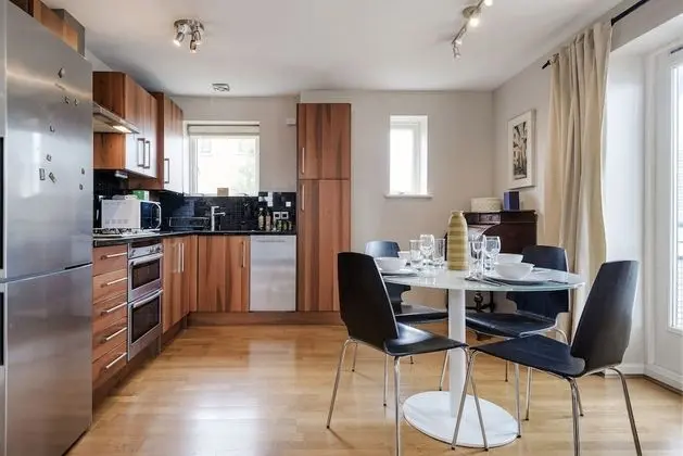 Panoramic Docklands Home With Waterfront Views - Mutfak