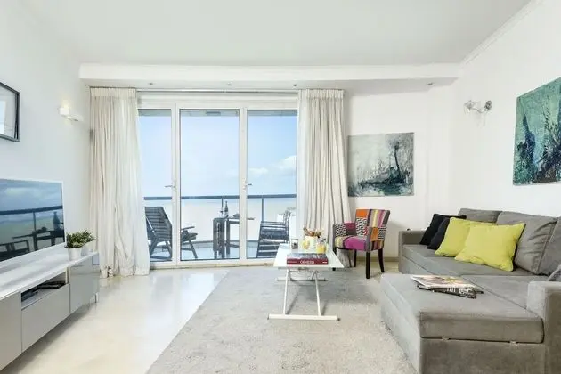 Panoramic Sea View Over Beach w Balcony - Öne Çıkan Resim
