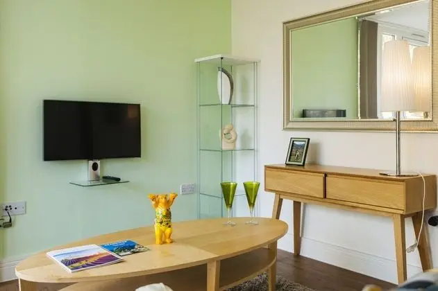 Panoramic Victoria Park Home close to Stratford - İç Mekan