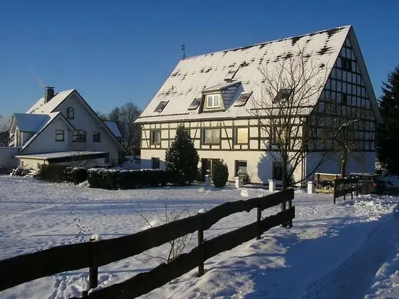 Panoramic-view Apartment in Attendorn-silbecke With Garden - Dış Mekan
