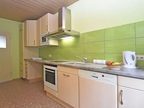 Panoramic-view Apartment in Kurort Brotterod With Sauna - Mutfak