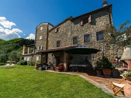 Villa With Panoramic View and Private Garden in the Countryside of Pistoia