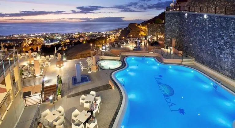 Panoramica Heights