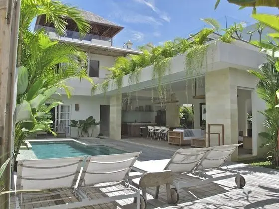 Pantai Indah Villas