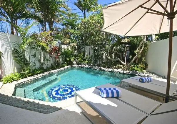 Pantai Indah Villas - Havuz