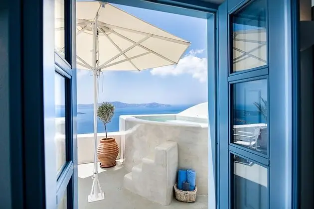 Pantelia Suites