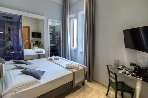 Pantheon Caesar Relais - Öne Çıkan Resim