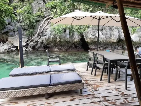 Paolyn Floating House Restaurant - Havuz