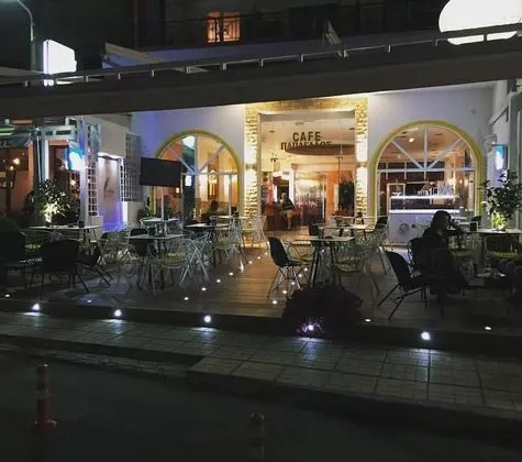 Hotel Papagalos - Dış Mekan