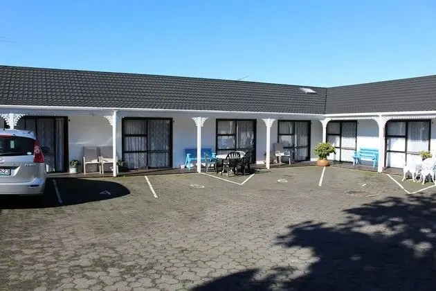 Papakura Pioneer Motor Lodge and Motel - Dış Mekan
