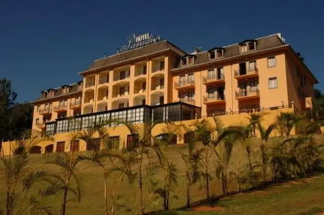 Paradies Hotel e Lazer