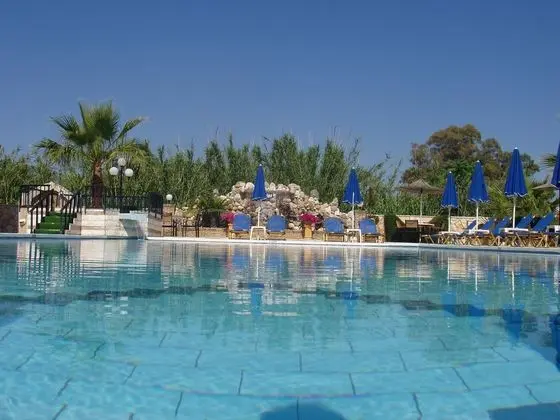Paradise Apartments - Havuz