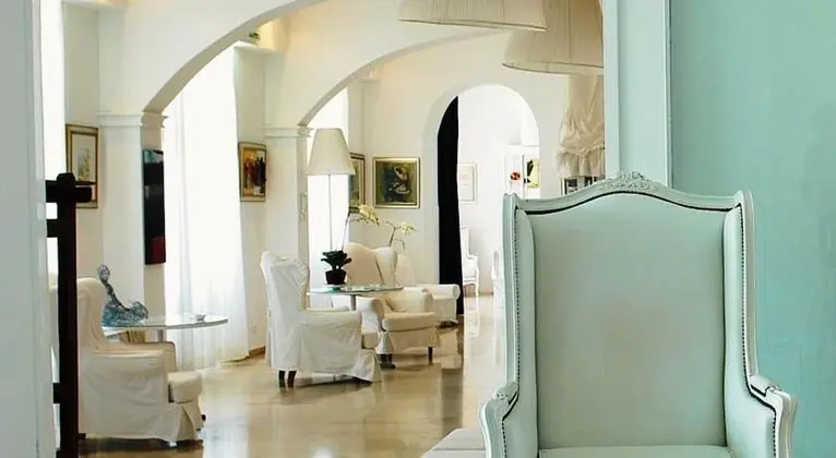 Paradise Art Hotel - Lobi