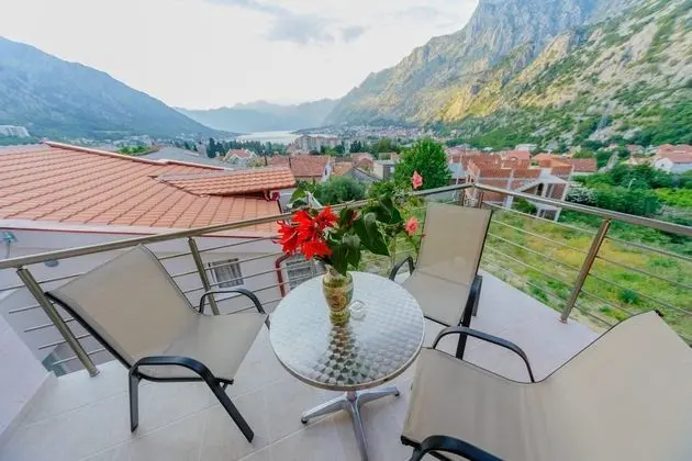 Paradise Bay Apartments