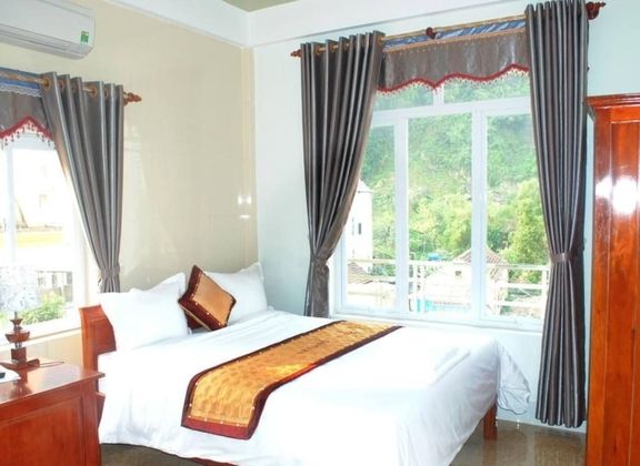 Paradise Hotel