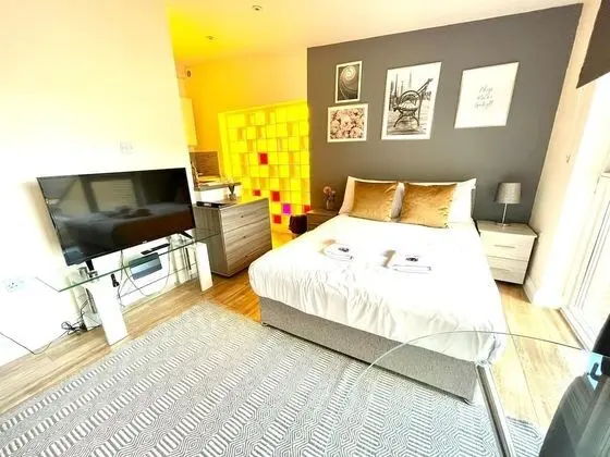 Paradise Flat - 1