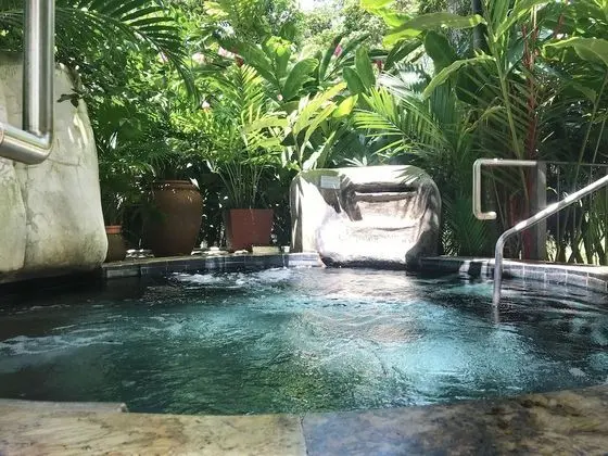 Paradise Hot Springs Thermal Resort - Spa