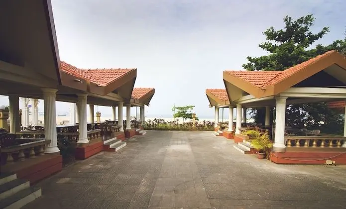 Paradise Isle Beach Resort