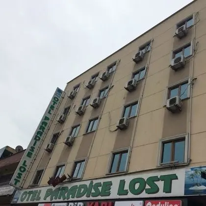 Hotel Paradise Lost - Genel