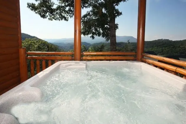 Paradise Mountain Pool Lodge - Six Bedroom Cabin - Spa