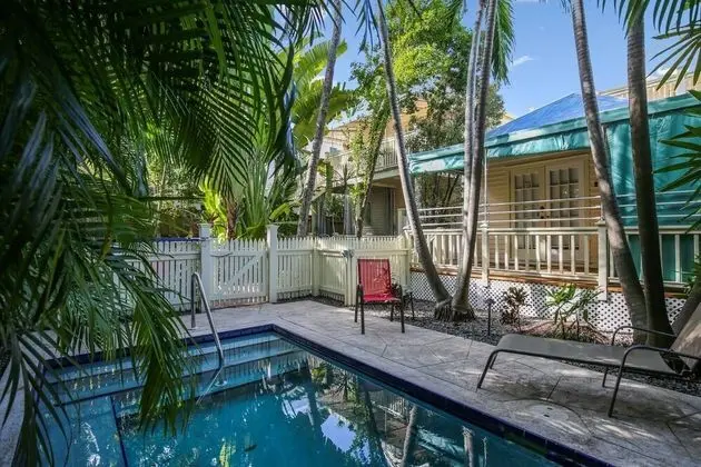 Paradise Place by Avantstay Key West Old Town Condo w/ Shared Pool