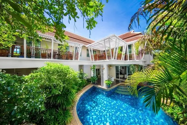 PARADISE Pool Villa Pattaya in Tropicana Village - Dış Mekan