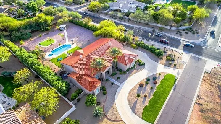 Paradise Valley by Avantstay Expansive Oasis w/ Putting Green, Pool & Mtn Views