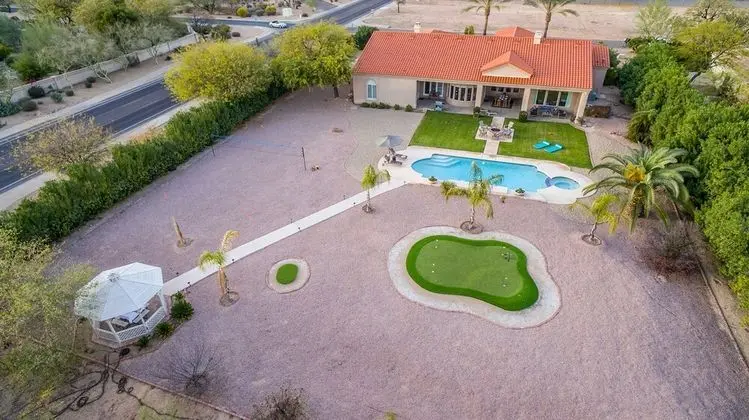 Paradise Valley by Avantstay Expansive Oasis w/ Putting Green, Pool & Mtn Views - İç Mekan