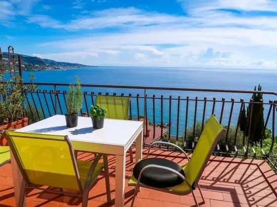 Paradise View Latte in Latte