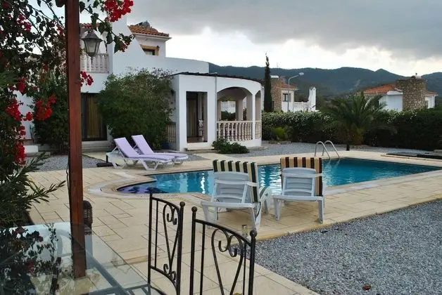 Villa Paradisia by Amy Villas