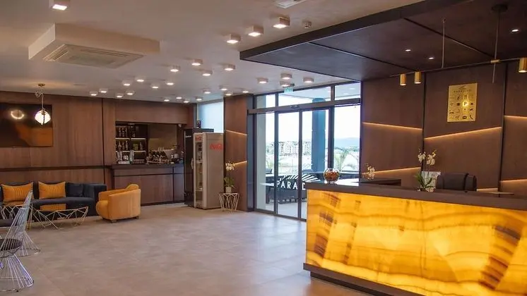 Paradiso Hotel - Lobi