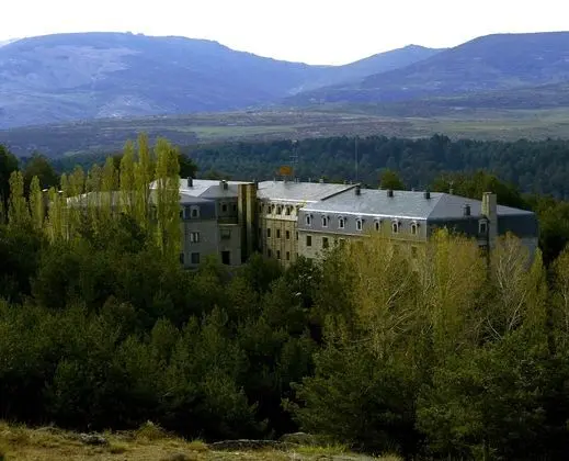 Parador De Gredos Avila - Dış Mekan